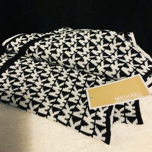 Michael kors scarf